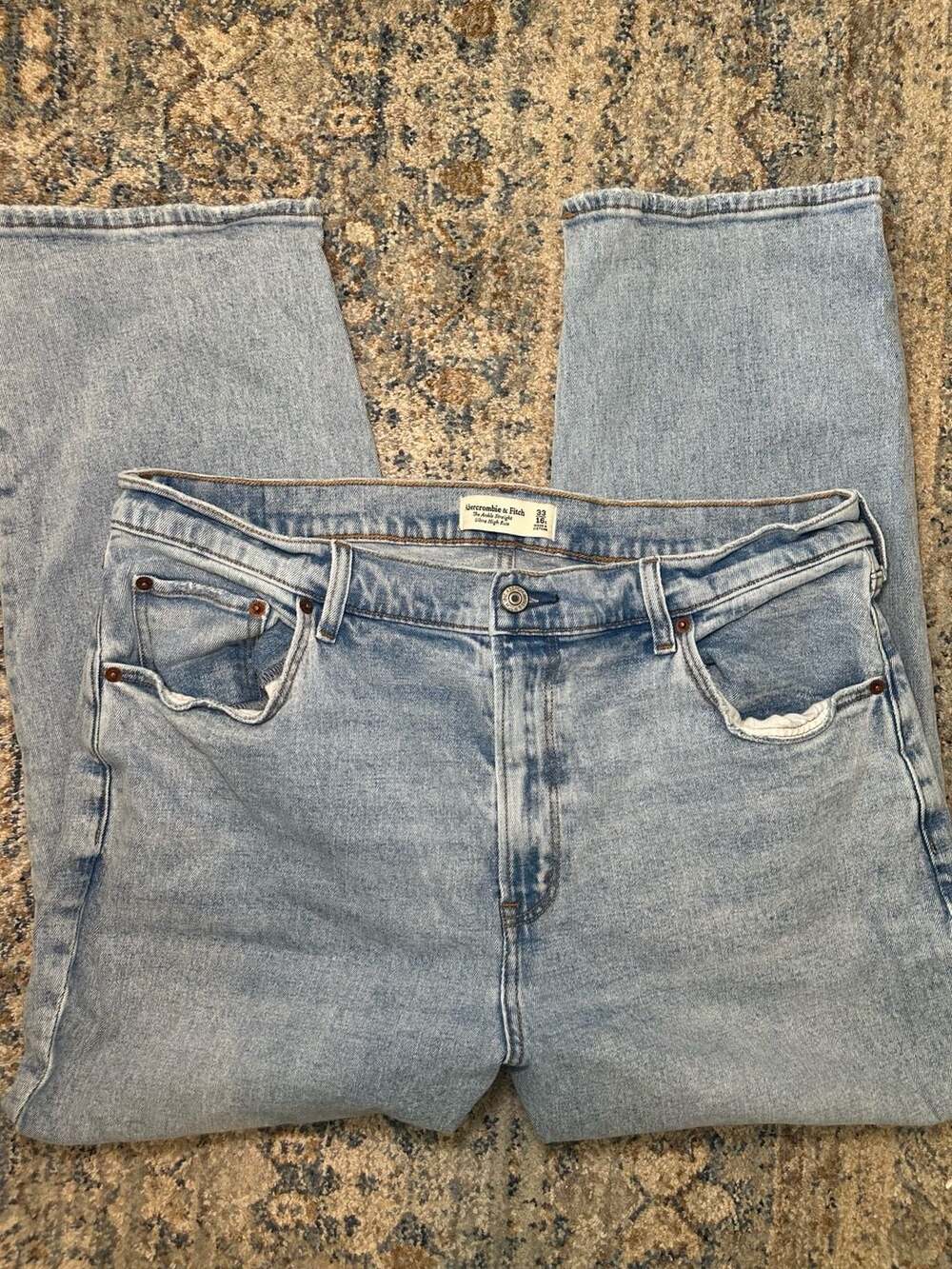 Abercrombie & Fitch The Ankle Straight Ultra High Rise Jeans Light Wash Size 33